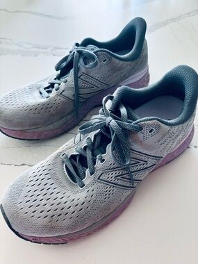 New Balance Women's Gray & Purple Athletic Running Shoes Size 11